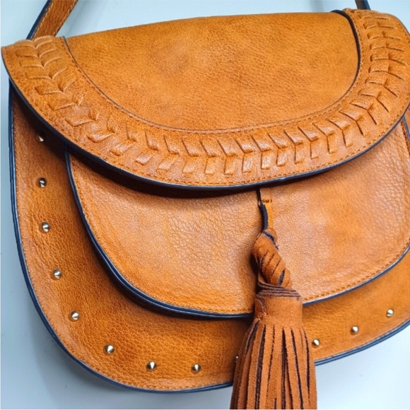 Steve Madden Tan Crossbody Bag with Tassel - Picture 1 of 10
